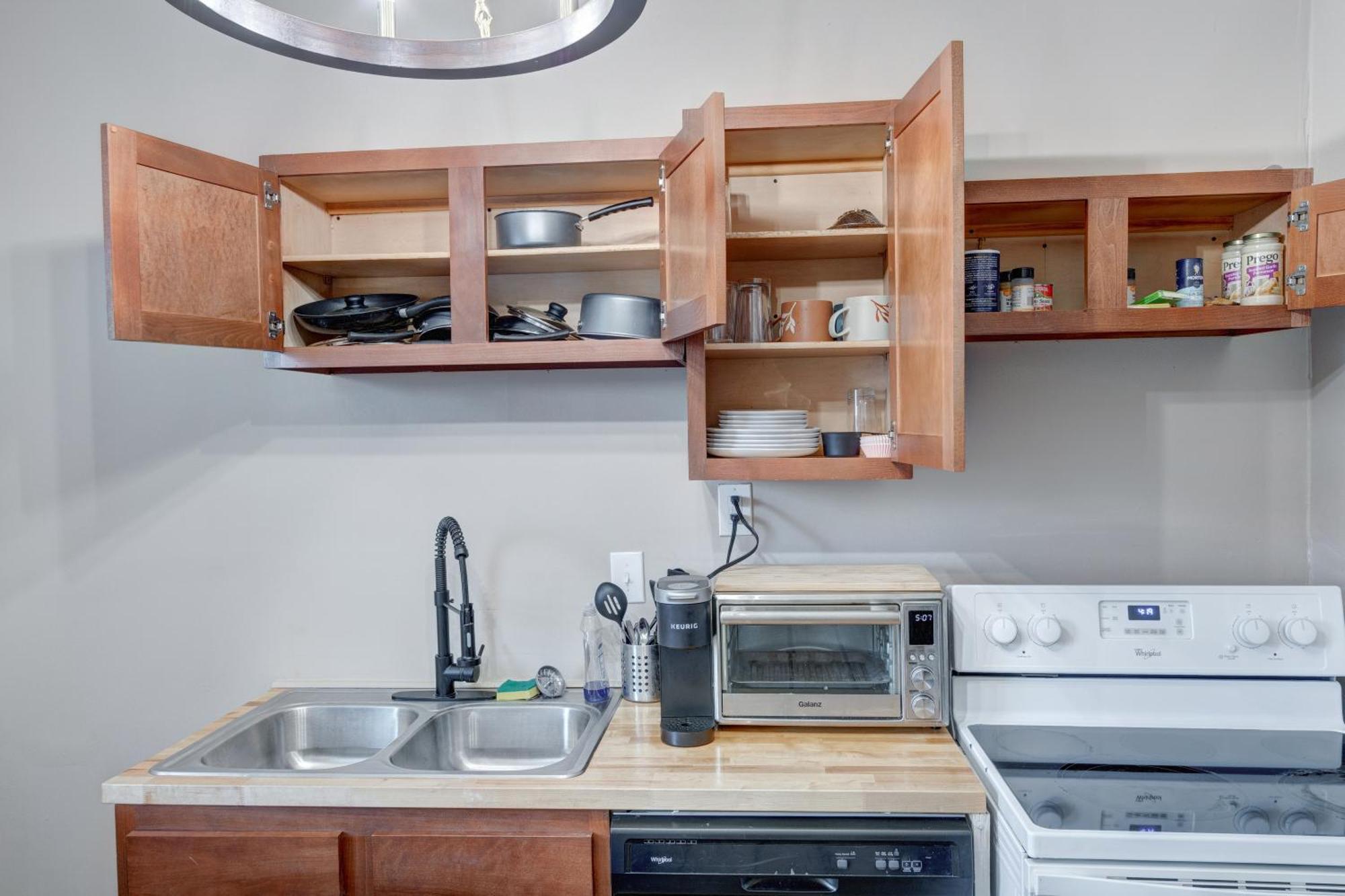 Prime 2br Gem, Near Convention Hub!