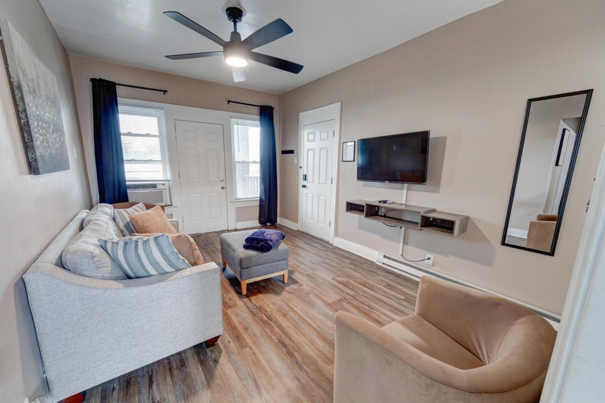 Prime 2br Gem, Near Convention Hub! Apartment Indianapolis